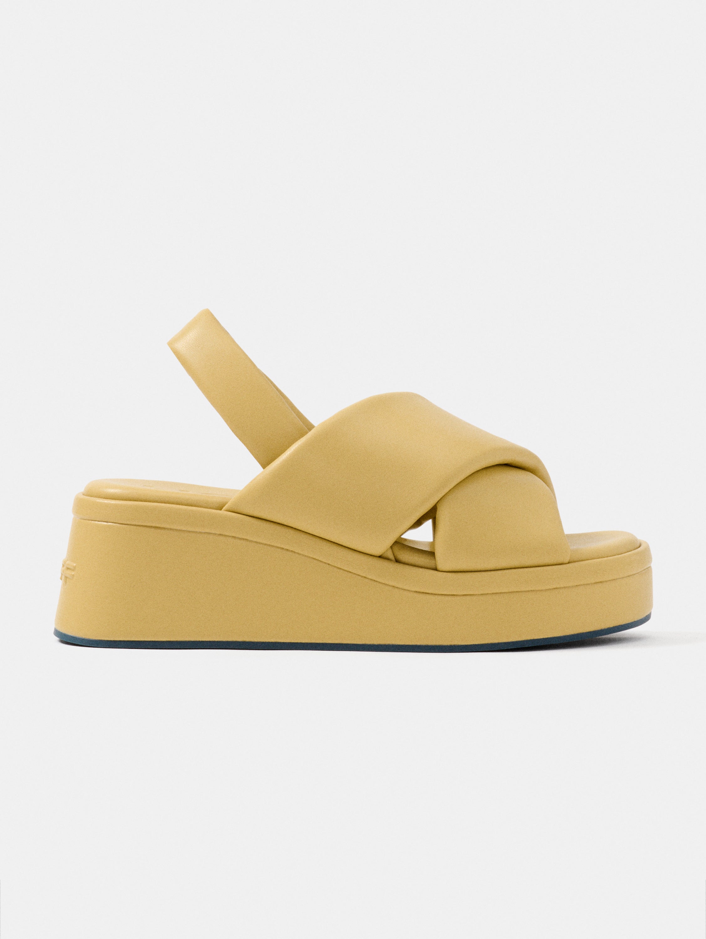 SANDALIA CUÑA MAHON AMARILLO