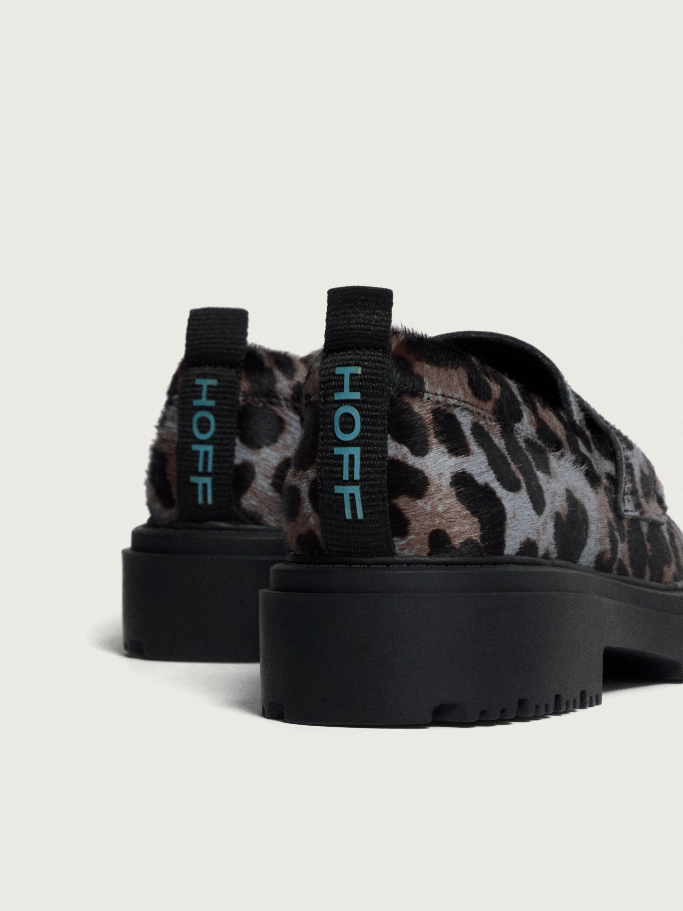 MOCASÍN ANIMAL PRINT SCHOOL GRIS