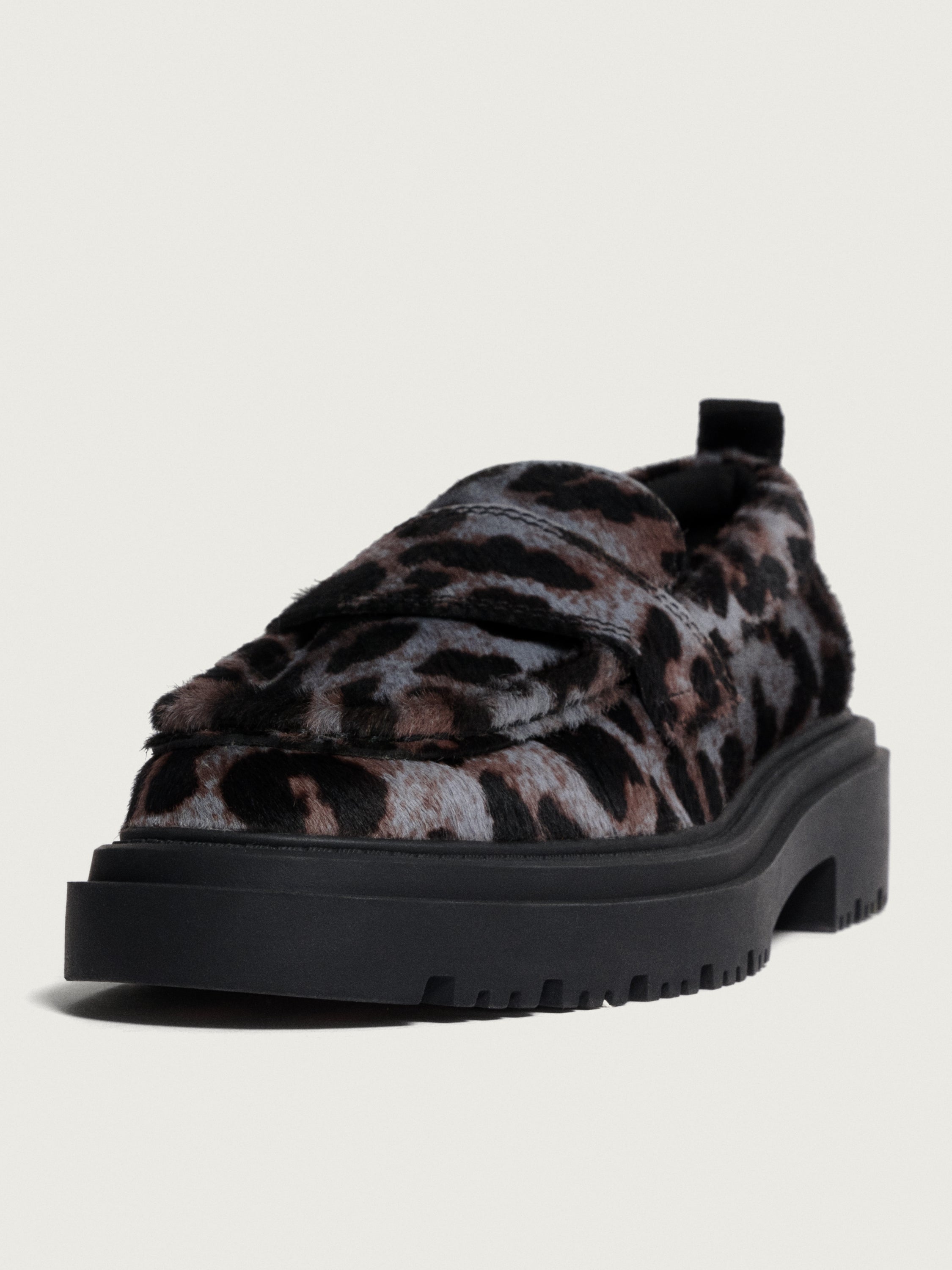 MOCASÍN ANIMAL PRINT SCHOOL GRIS